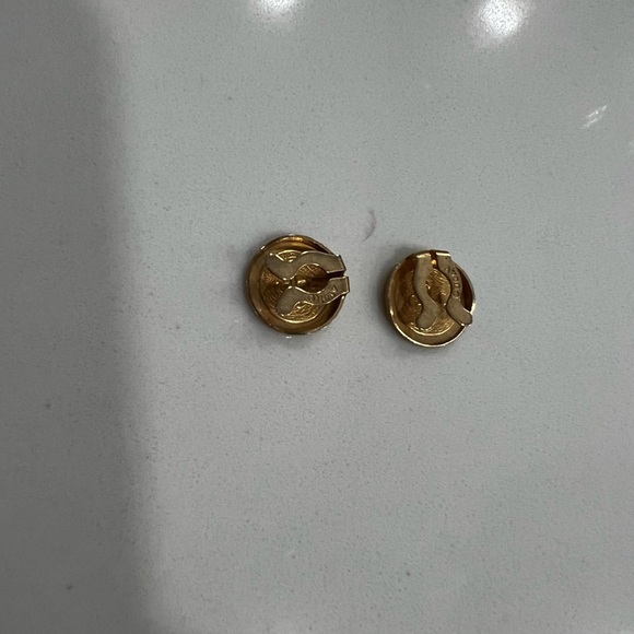 Avon Vintage Set of 2 Button Covers. Clip over cuff buttons. Gold tone. - Picture 2 of 6